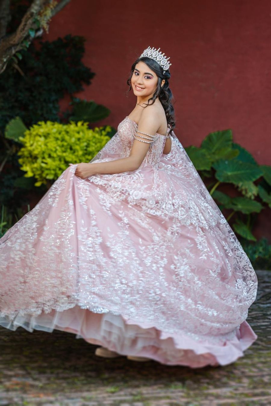 Quinceañera en el túnel de arcos, David Roche Photography
